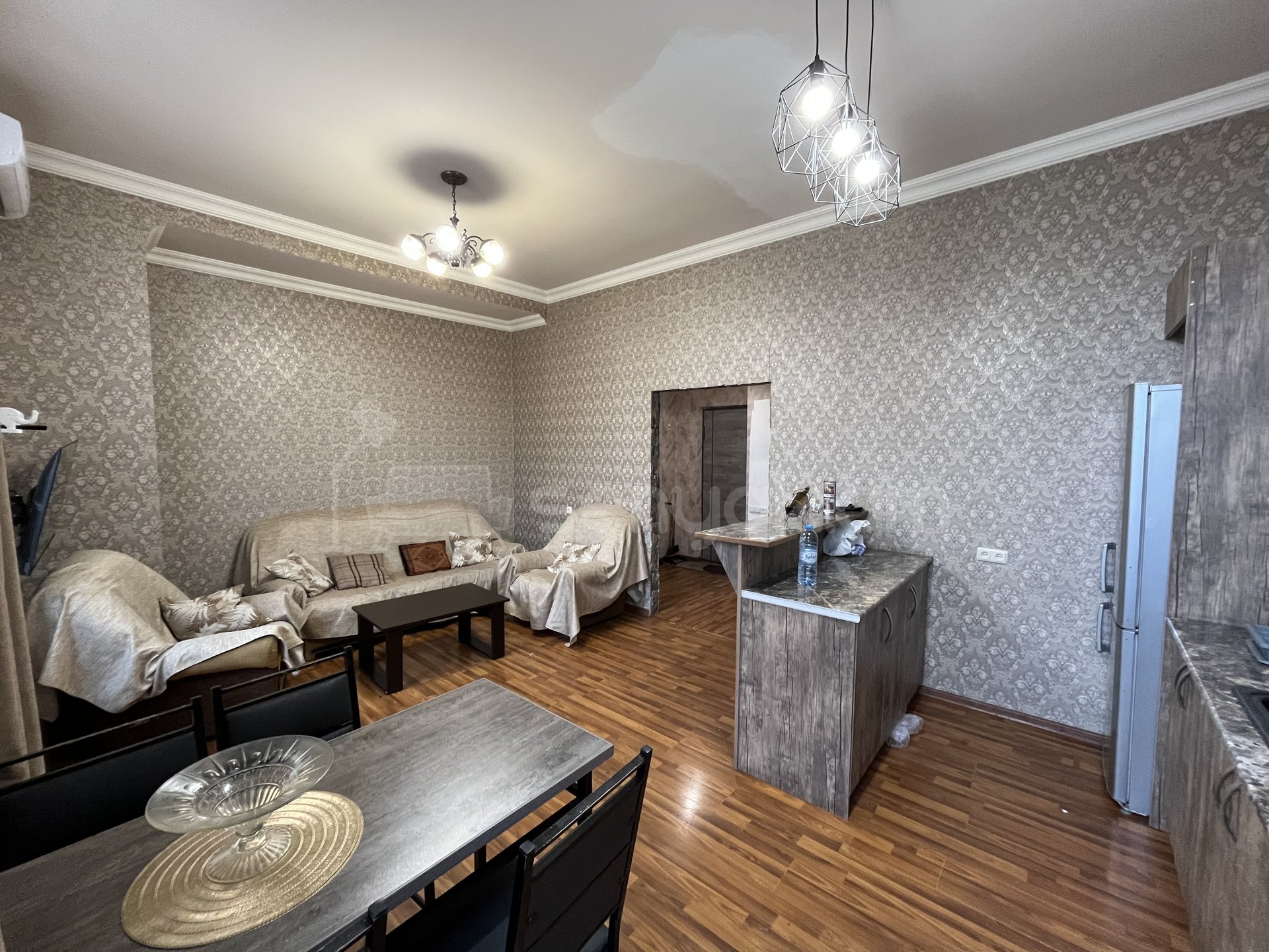 2 Սենյականոց Բնակարան Քարե Շենքում, 53քմ, 1/3 հարկ, Նորմալ Վիճակում