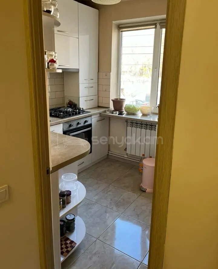 3 Սենյականոց Բնակարան Քարե Շենքում, 49քմ, 2/4 հարկ, Կապիտալ Վերանորոգված