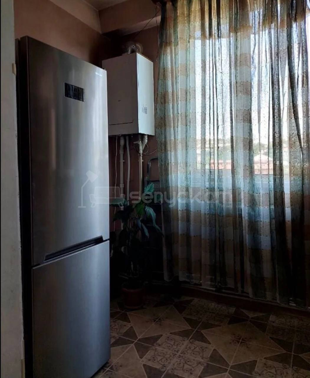 4 Սենյականոց Բնակարան, 90քմ, 3/9 հարկ, Նորմալ Վիճակում