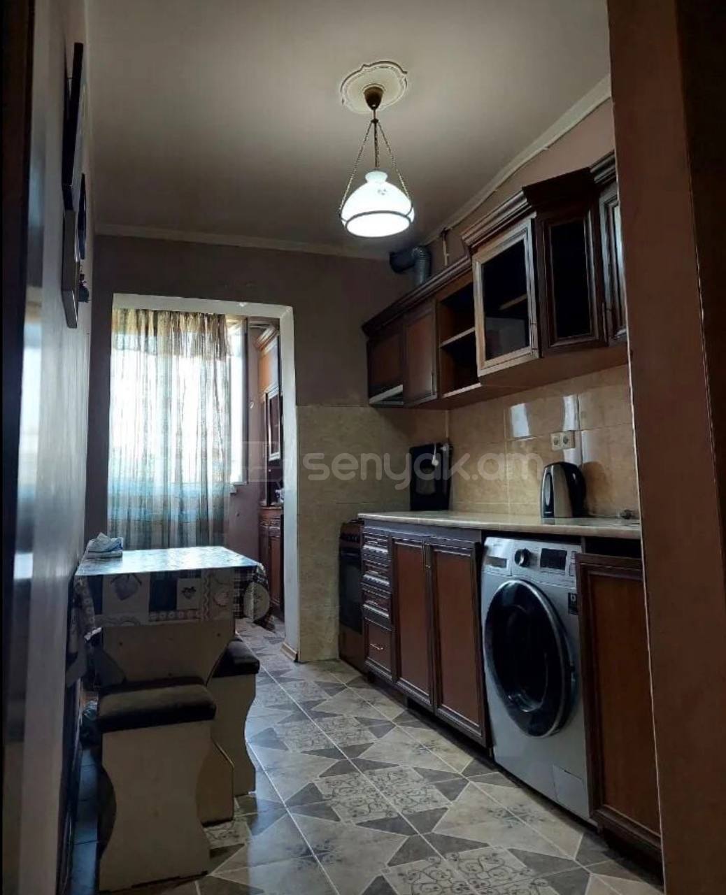 4 Սենյականոց Բնակարան, 90քմ, 3/9 հարկ, Նորմալ Վիճակում