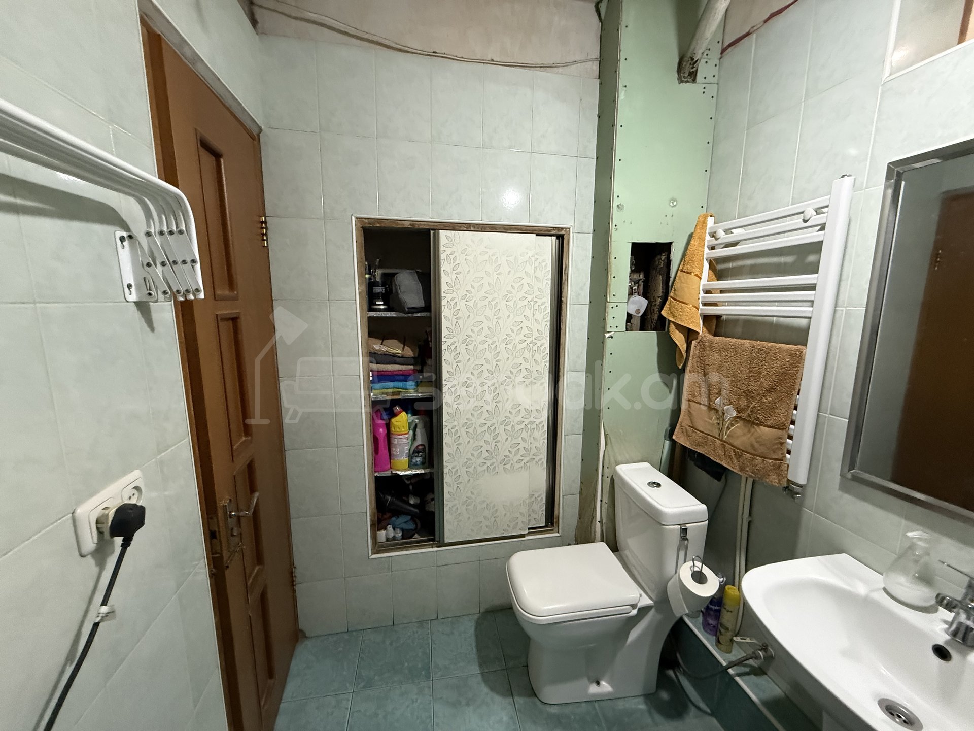 2 Սենյականոց Բնակարան Քարե Շենքում, 45քմ, 1/5 հարկ, Նորմալ Վիճակում