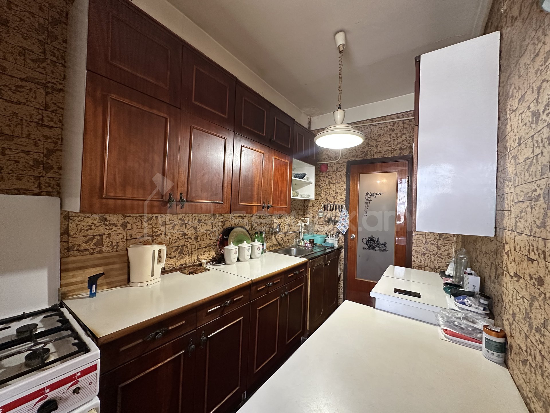 3 Սենյականոց Բնակարան Քարե Շենքում, 64քմ, 5/5 հարկ, Պետական Վիճակում