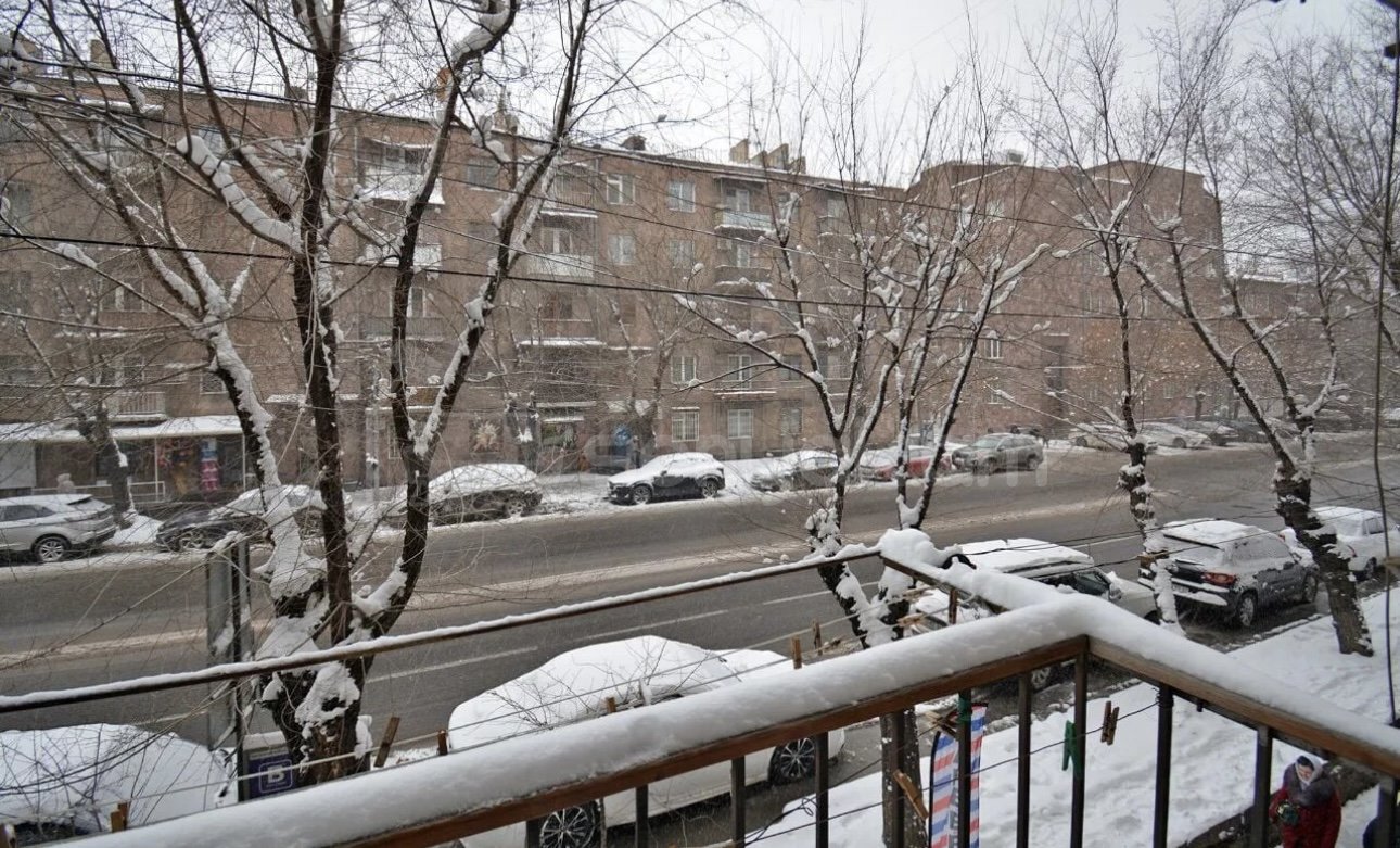 1 Սենյականոց Բնակարան Քարե Շենքում, 36քմ, 2/4 հարկ, Դիզայներական Վերանորոգված, Կահավորված