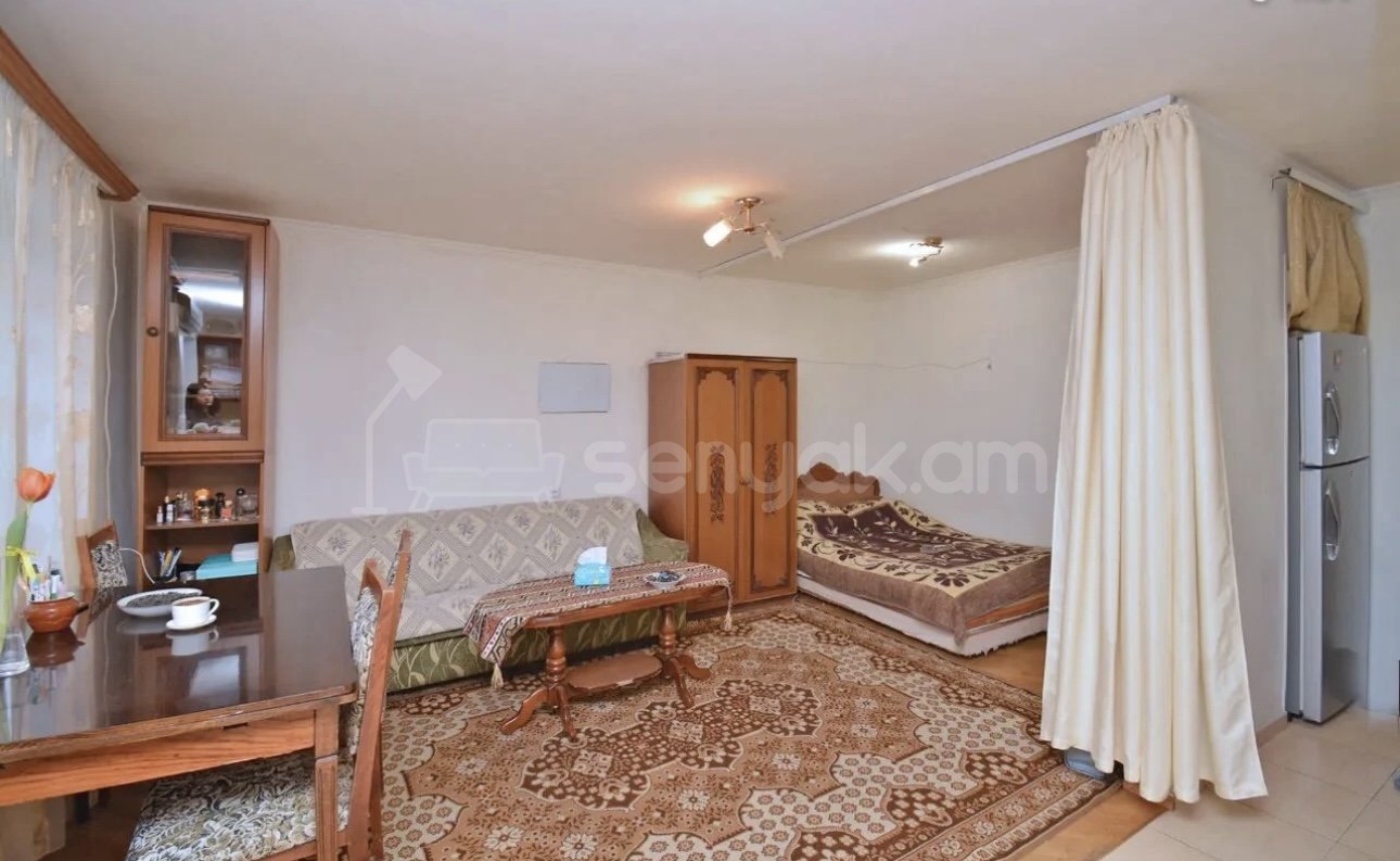 1 Սենյականոց Բնակարան Քարե Շենքում, 36քմ, 2/4 հարկ, Դիզայներական Վերանորոգված, Կահավորված