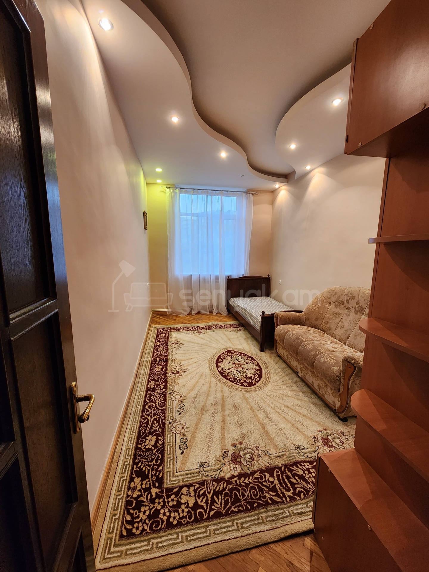 2 Սենյականոց Բնակարան Քարե Շենքում, 70քմ, 4/5 հարկ, Կապիտալ Վերանորոգված, Կահավորված, Արևկող