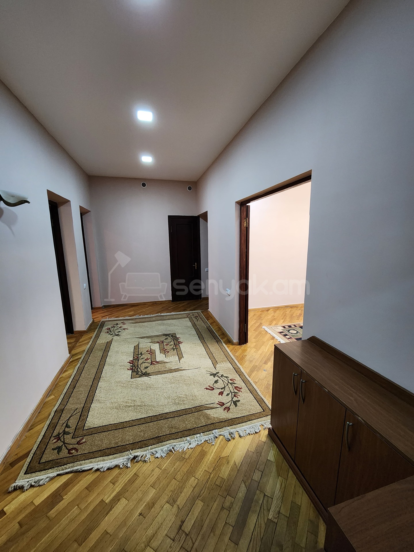 2 Սենյականոց Բնակարան Քարե Շենքում, 70քմ, 4/5 հարկ, Կապիտալ Վերանորոգված, Կահավորված, Արևկող