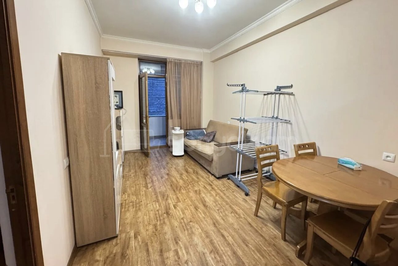 2 Սենյականոց Բնակարան, 48քմ, 2/10 հարկ, Կապիտալ Վերանորոգված, Կահավորված