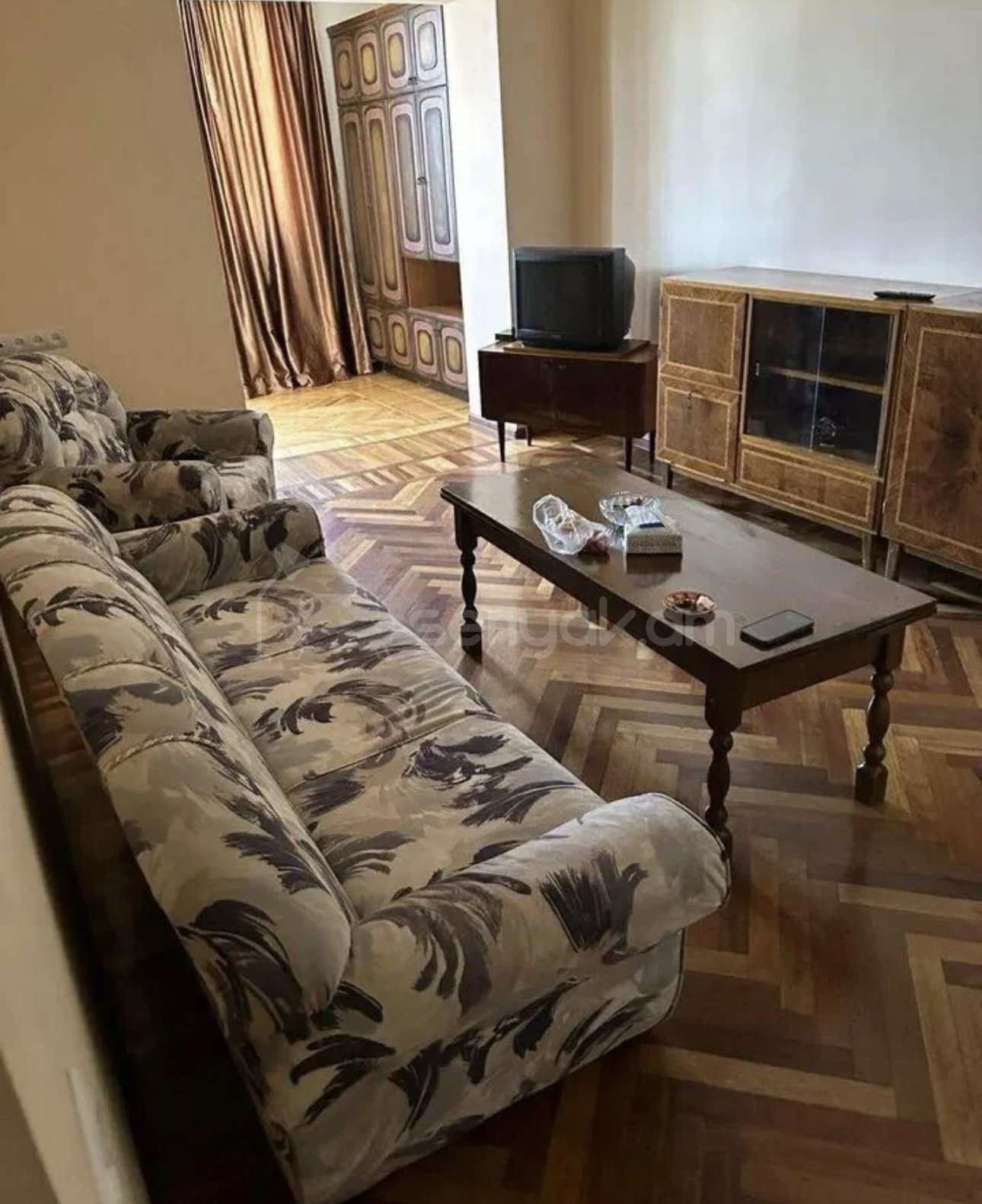 1 Սենյականոց Բնակարան Քարե Շենքում, 55քմ, 2/5 հարկ, Դիզայներական Վերանորոգված, Կահավորված