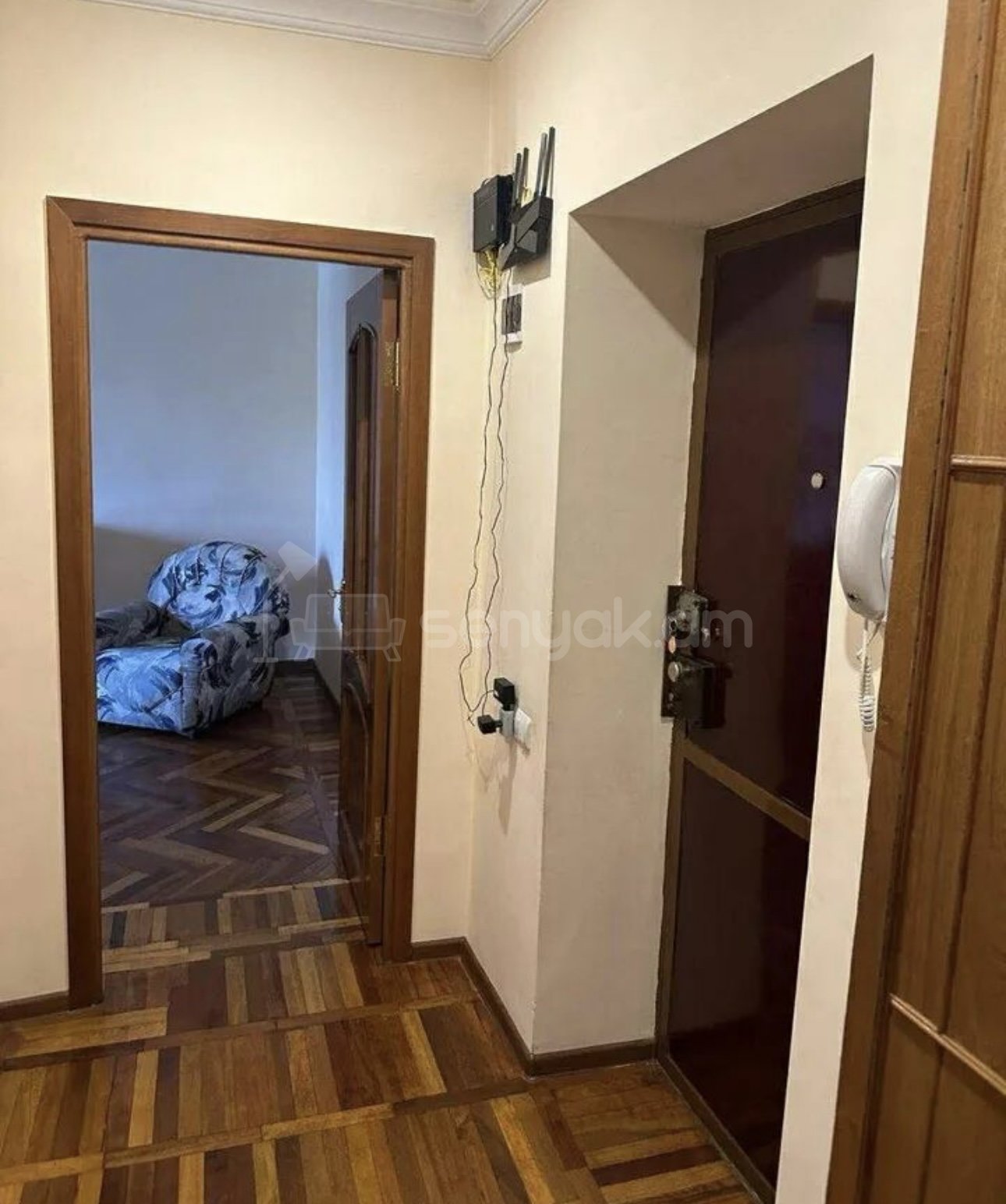 1 Սենյականոց Բնակարան Քարե Շենքում, 55քմ, 2/5 հարկ, Դիզայներական Վերանորոգված, Կահավորված