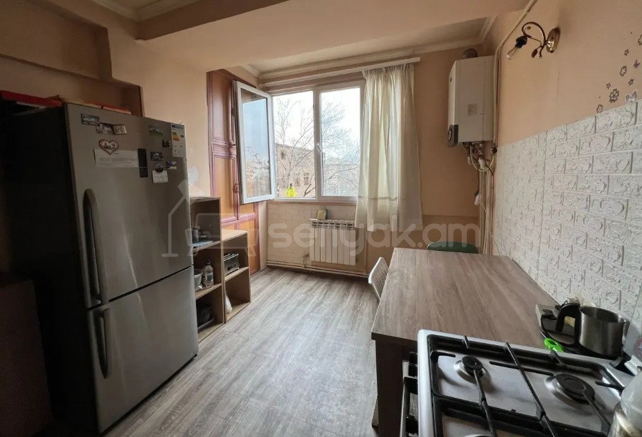 3 Սենյականոց Բնակարան, 80քմ, 2/13 հարկ, Կապիտալ Վերանորոգված