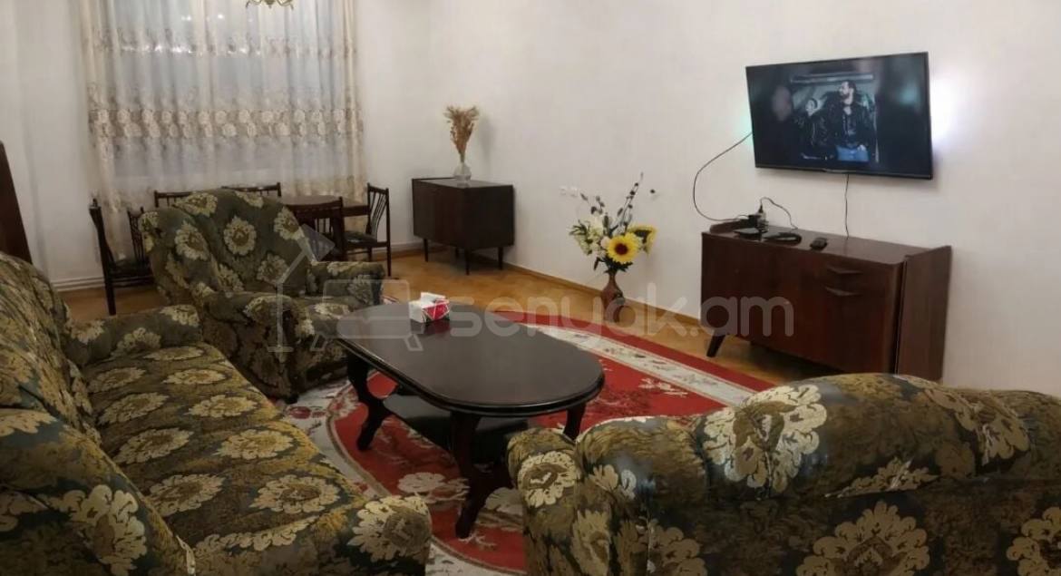 3 Սենյականոց Բնակարան Քարե Շենքում, 80քմ, 1/5 հարկ, Նորմալ Վիճակում, Կահավորված