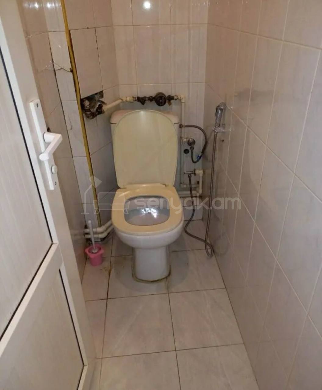 3 Սենյականոց Բնակարան Քարե Շենքում, 80քմ, 1/5 հարկ, Նորմալ Վիճակում, Կահավորված