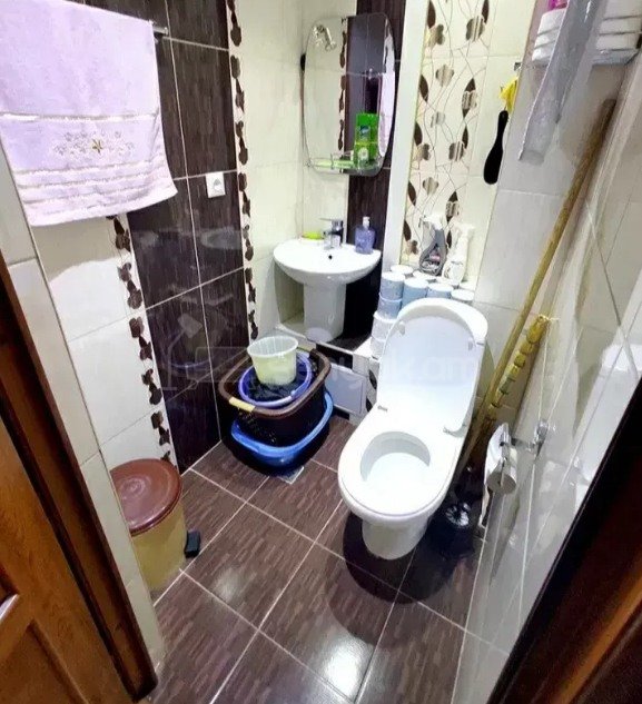 5 Սենյականոց Բնակարան Քարե Շենքում, 125քմ, 4/5 հարկ, Կապիտալ Վերանորոգված