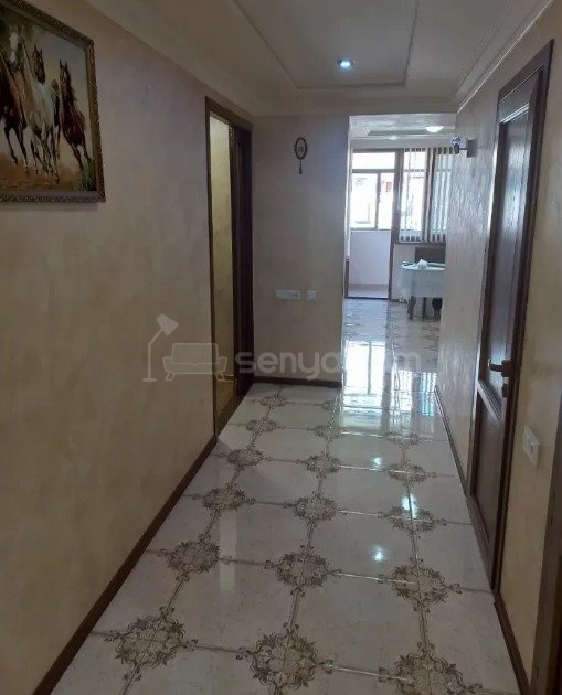 5 Սենյականոց Բնակարան Քարե Շենքում, 125քմ, 4/5 հարկ, Կապիտալ Վերանորոգված