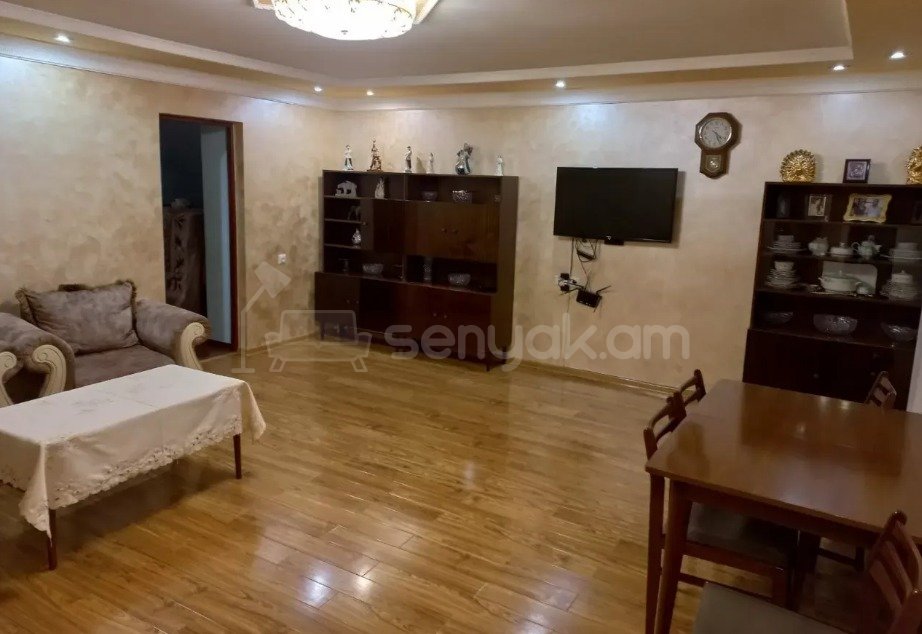 5 Սենյականոց Բնակարան Քարե Շենքում, 125քմ, 4/5 հարկ, Կապիտալ Վերանորոգված