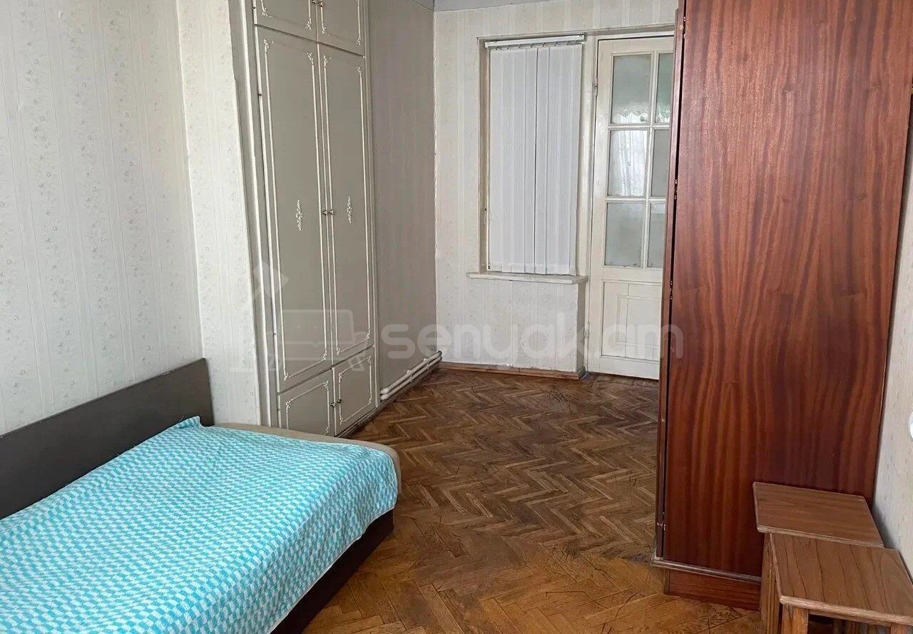 4 Սենյականոց Բնակարան Քարե Շենքում, 101քմ, 4/5 հարկ, Նորմալ Վիճակում