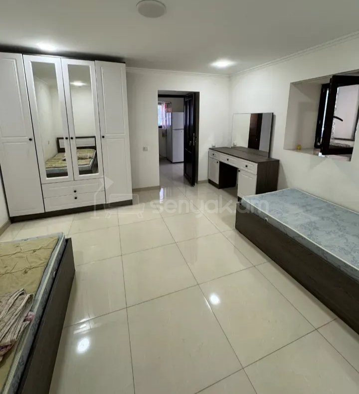 2 Սենյականոց Բնակարան Քարե Շենքում, 48քմ, 1/1 հարկ, Նորմալ Վիճակում, Կահավորված