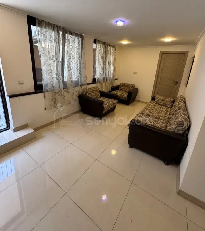 2 Սենյականոց Բնակարան Քարե Շենքում, 48քմ, 1/1 հարկ, Նորմալ Վիճակում, Կահավորված