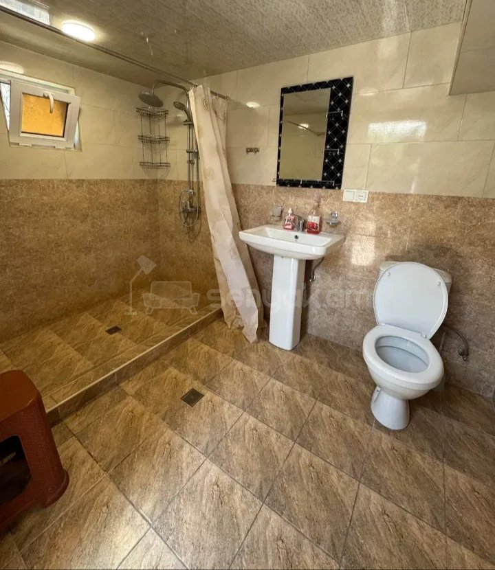 2 Սենյականոց Բնակարան Քարե Շենքում, 48քմ, 1/1 հարկ, Նորմալ Վիճակում, Կահավորված