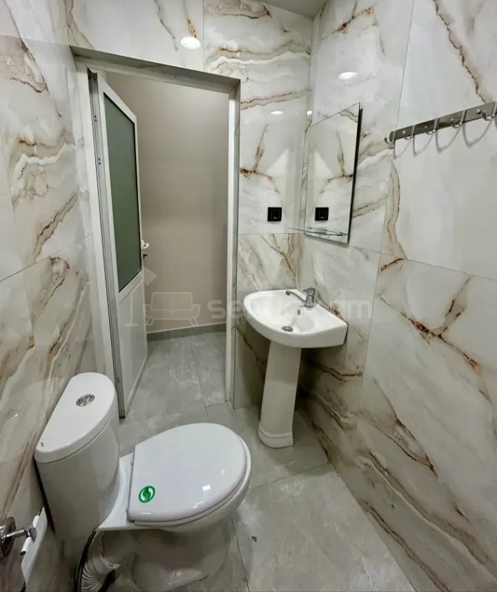 1 Սենյականոց Բնակարան Քարե Շենքում, 42քմ, 1/1 հարկ, Նորմալ Վիճակում, Կահավորված