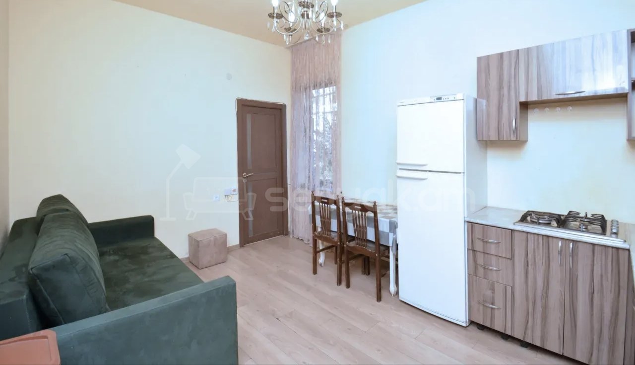 2 Սենյականոց Բնակարան Քարե Շենքում, 45քմ, 2/2 հարկ, Կապիտալ Վերանորոգված, Կահավորված