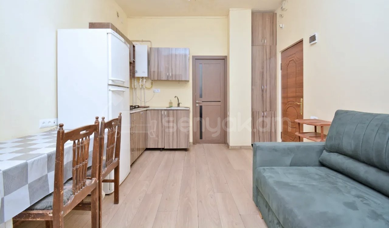 2 Սենյականոց Բնակարան Քարե Շենքում, 45քմ, 2/2 հարկ, Կապիտալ Վերանորոգված, Կահավորված