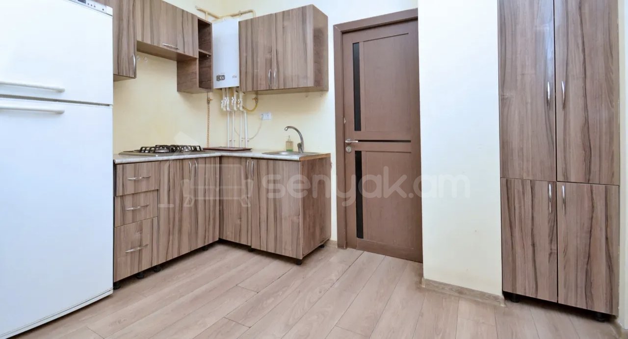 2 Սենյականոց Բնակարան Քարե Շենքում, 45քմ, 2/2 հարկ, Կապիտալ Վերանորոգված, Կահավորված