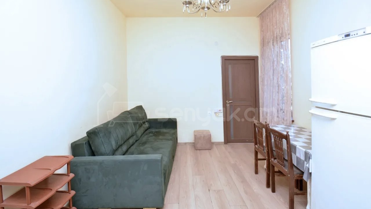 2 Սենյականոց Բնակարան Քարե Շենքում, 45քմ, 2/2 հարկ, Կապիտալ Վերանորոգված, Կահավորված