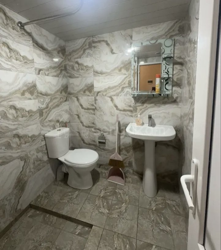 1 Սենյականոց Բնակարան Քարե Շենքում, 45քմ, 1/1 հարկ, Կապիտալ Վերանորոգված, Կահավորված