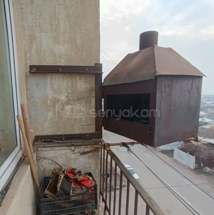 2 Սենյականոց Բնակարան Քարե Շենքում, 68քմ, 5/5 հարկ, Նորմալ Վիճակում