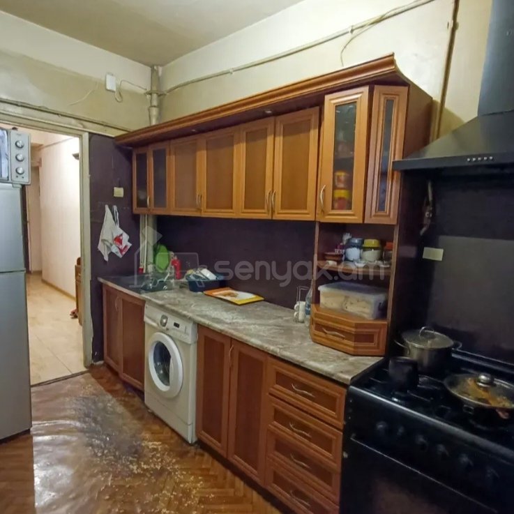 2 Սենյականոց Բնակարան Քարե Շենքում, 68քմ, 5/5 հարկ, Նորմալ Վիճակում