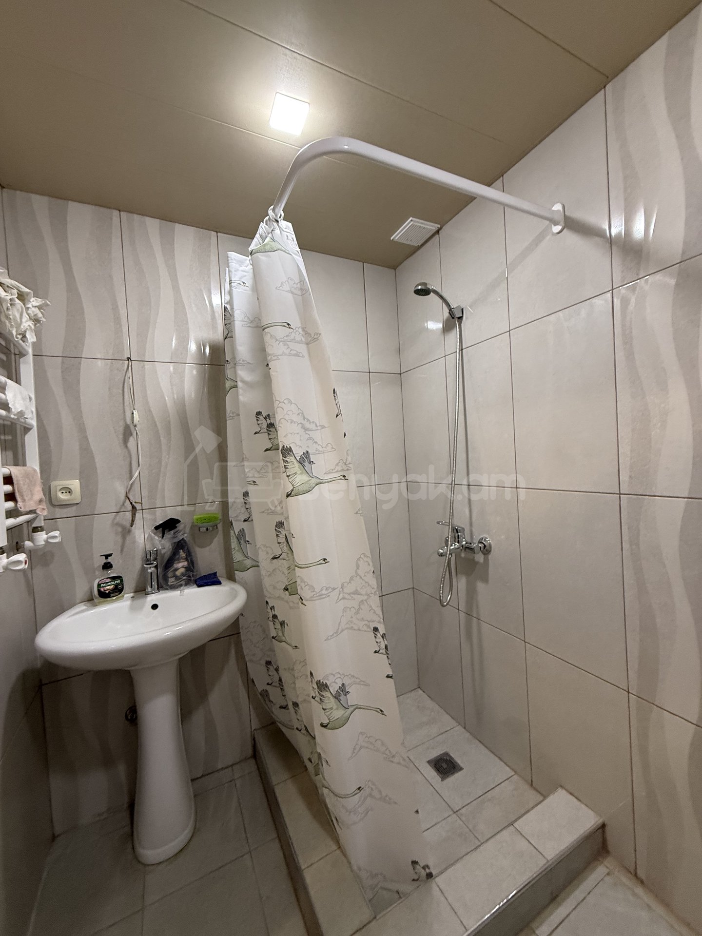 2 Սենյականոց Բնակարան, 42քմ, 2/9 հարկ, Կապիտալ Վերանորոգված, Կահավորված, Արևկող