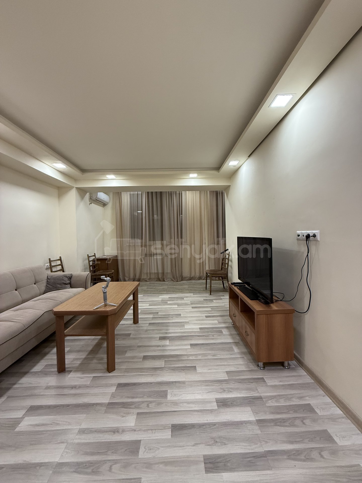 2 Սենյականոց Բնակարան, 42քմ, 2/9 հարկ, Կապիտալ Վերանորոգված, Կահավորված, Արևկող