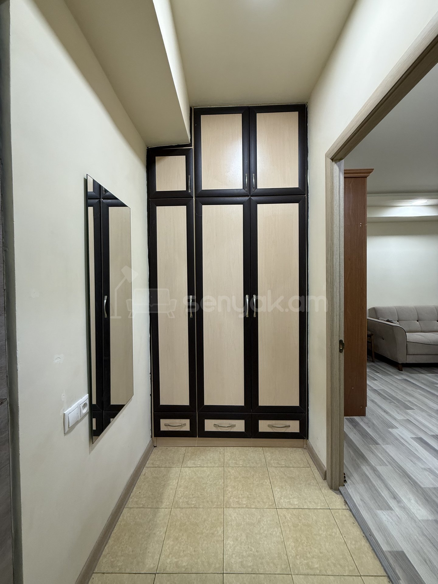 2 Սենյականոց Բնակարան, 42քմ, 2/9 հարկ, Կապիտալ Վերանորոգված, Կահավորված, Արևկող