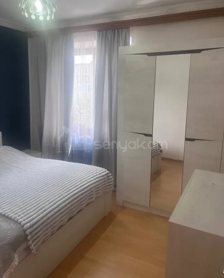 3 Սենյականոց Բնակարան Քարե Շենքում, 63քմ, 5/5 հարկ, Կապիտալ Վերանորոգված