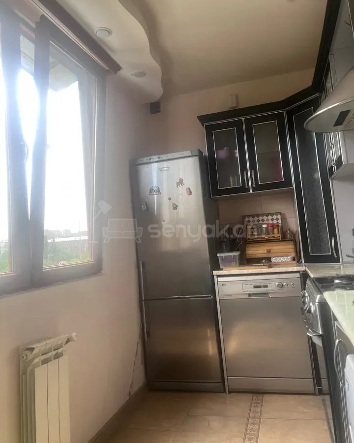 3 Սենյականոց Բնակարան Քարե Շենքում, 63քմ, 5/5 հարկ, Կապիտալ Վերանորոգված