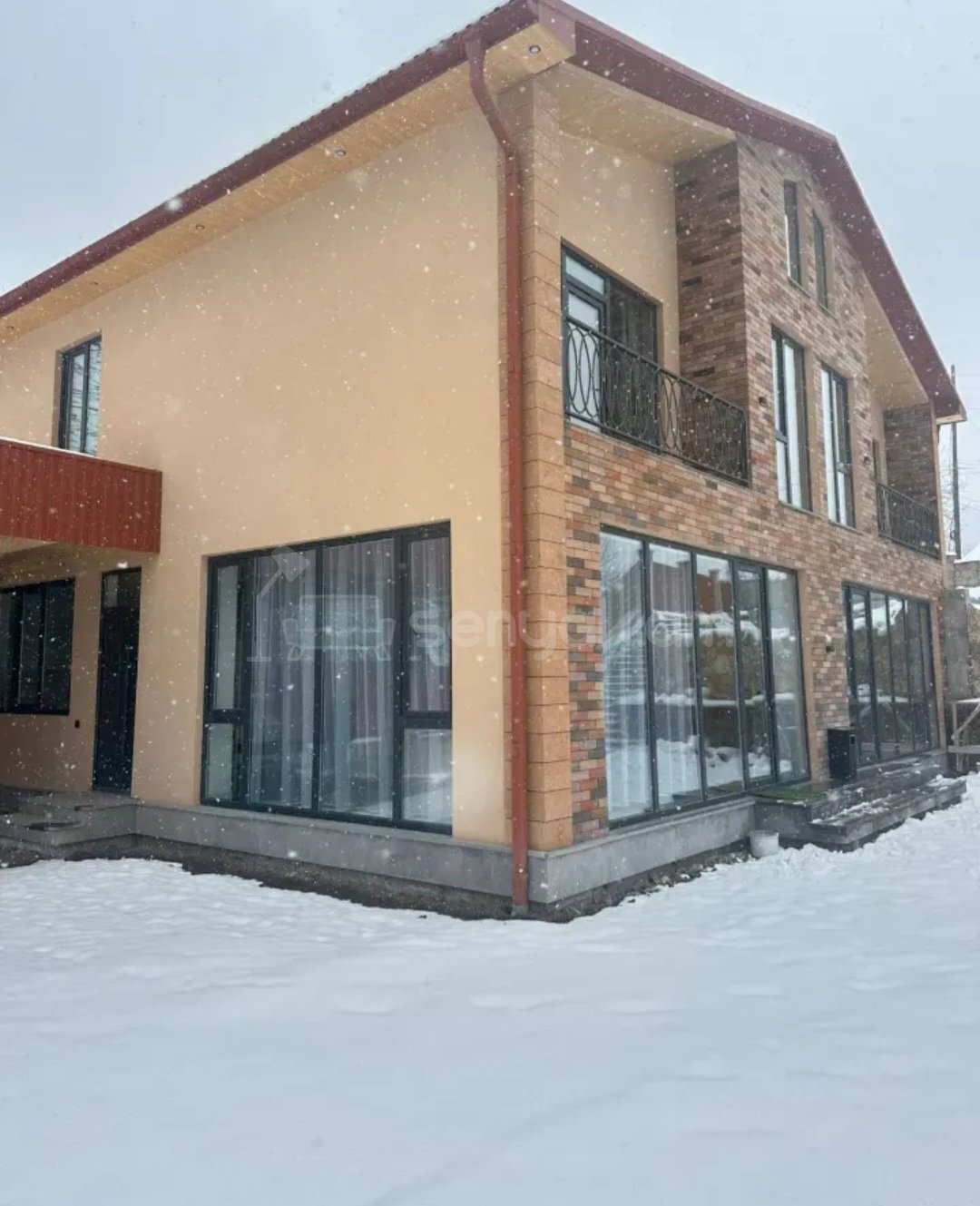 5 Սենյականոց Շքեղ Առանձնատուն, 300քմ, Լողավազանով