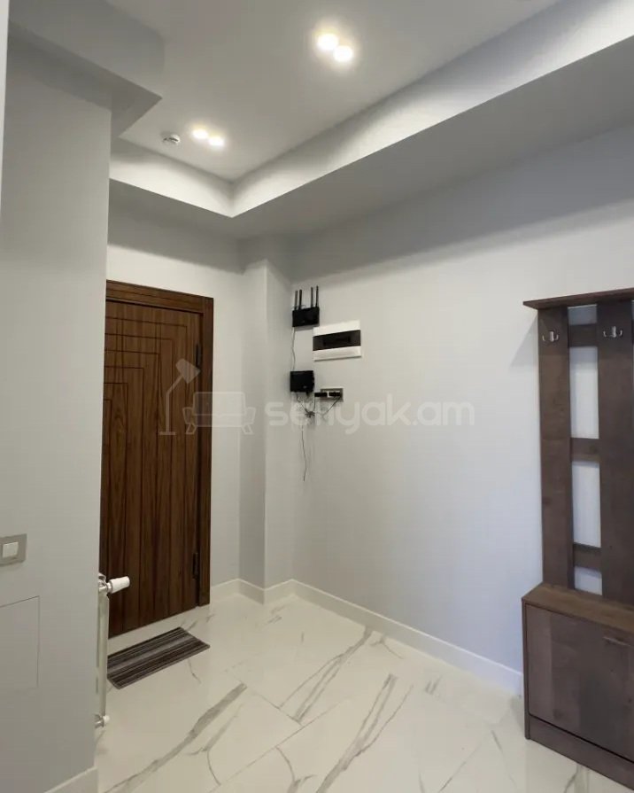 2 Սենյականոց Բնակարան Նորակառույց Քարե Շենքում, 76քմ, 10/15 հարկ, Դիզայներական Վերանորոգված