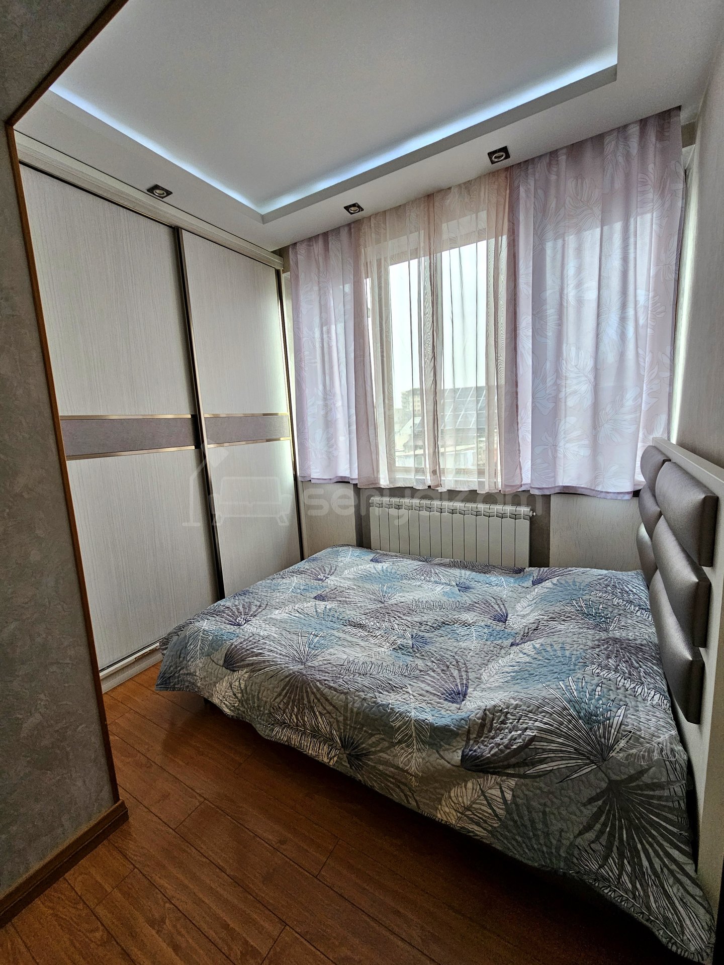 1 Սենյականոց Բնակարան Քարե Շենքում, 42քմ, 2/5 հարկ, Կապիտալ Վերանորոգված