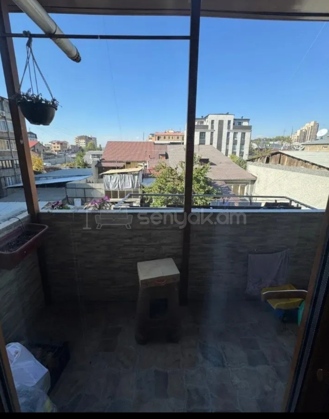 1 Սենյականոց Բնակարան Քարե Շենքում, 42քմ, 2/5 հարկ, Կապիտալ Վերանորոգված