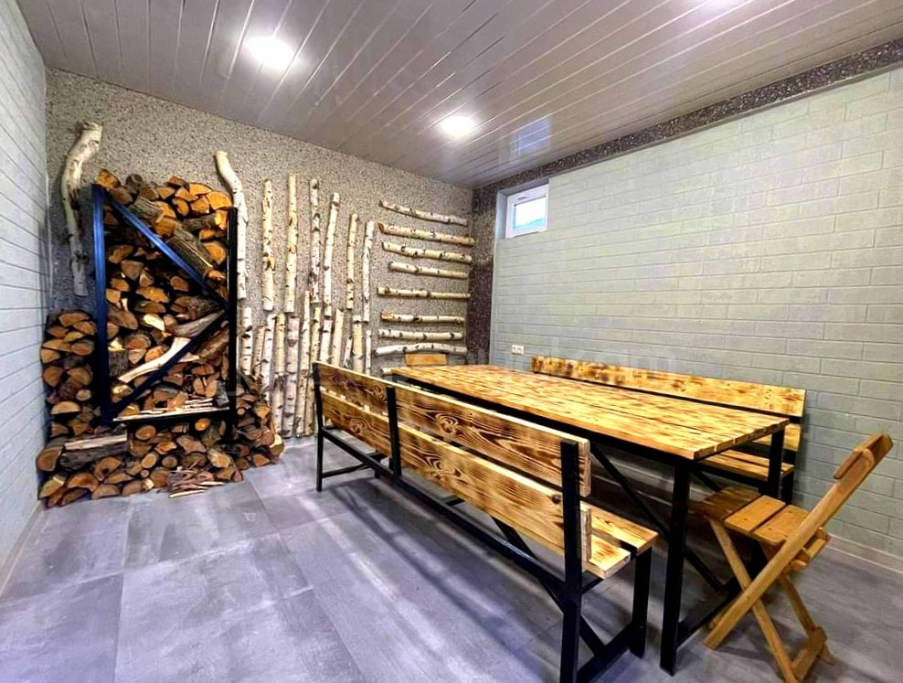 4 Սենյականոց Ամառանոց, 180քմ, Լողավազանով