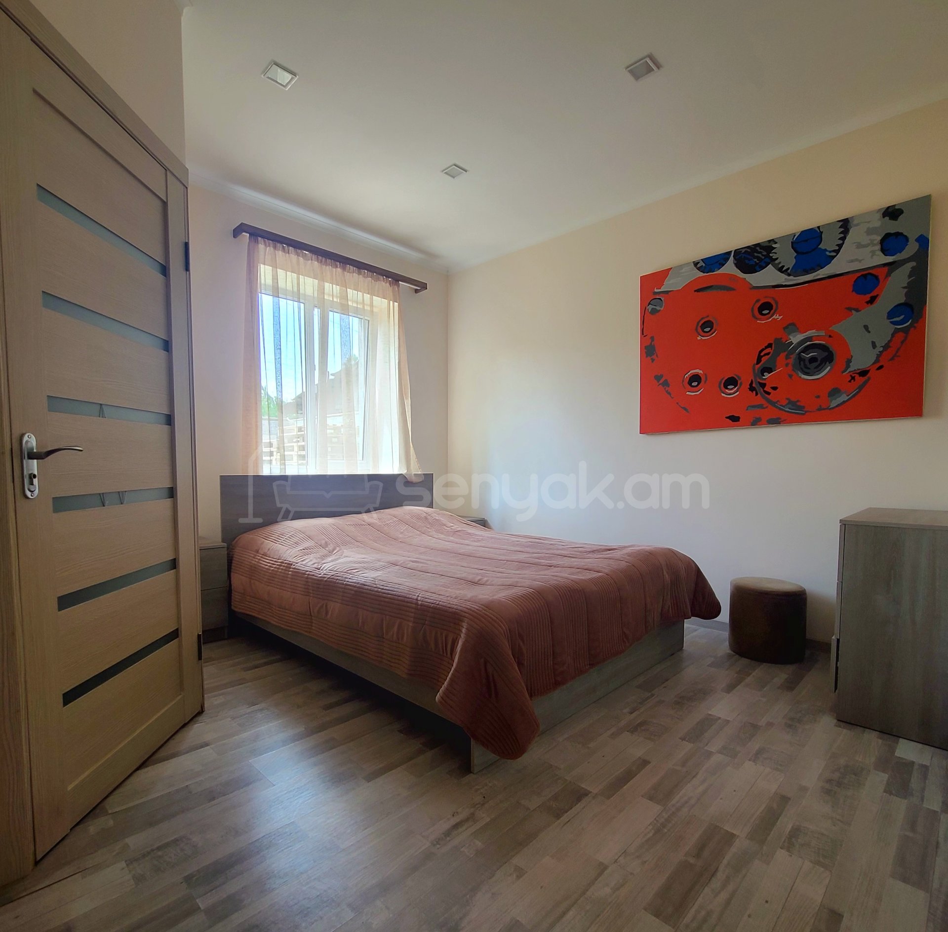 4 Սենյականոց Ամառանոց, 180քմ, Լողավազանով