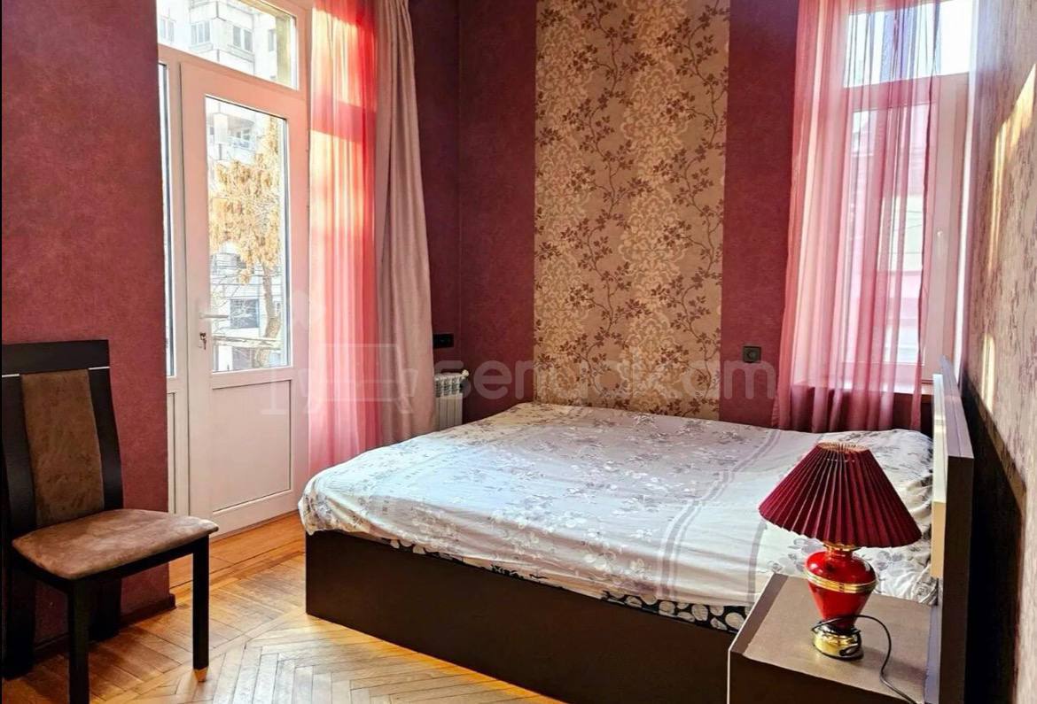 3 Սենյականոց Բնակարան Քարե Շենքում, 68քմ, 2/4 հարկ, Կապիտալ Վերանորոգված, Կահավորված