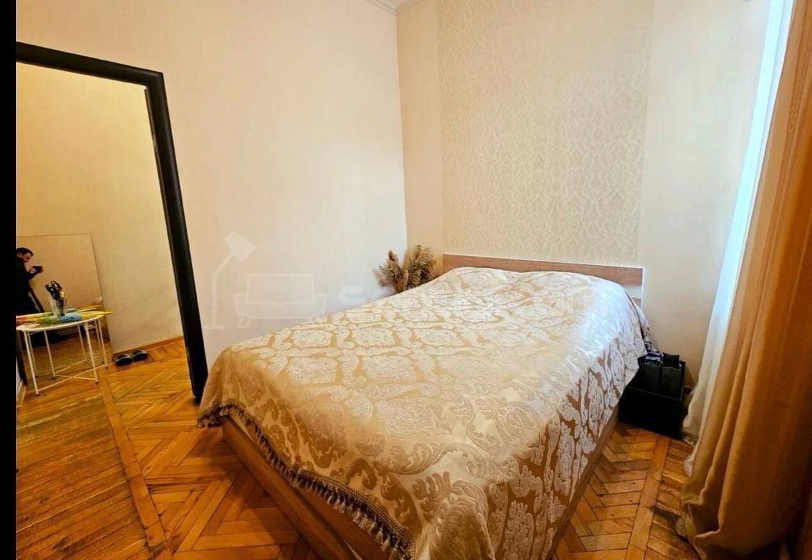 3 Սենյականոց Բնակարան Քարե Շենքում, 68քմ, 2/4 հարկ, Կապիտալ Վերանորոգված, Կահավորված