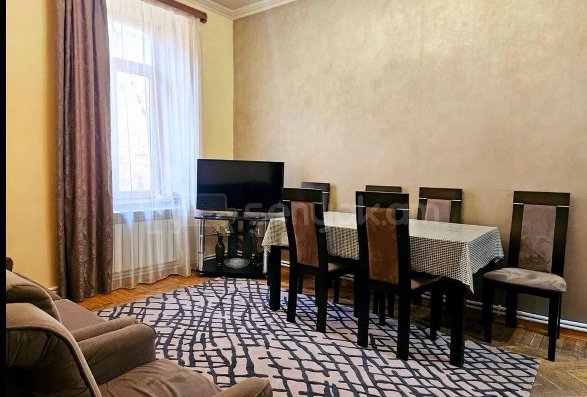 3 Սենյականոց Բնակարան Քարե Շենքում, 68քմ, 2/4 հարկ, Կապիտալ Վերանորոգված, Կահավորված