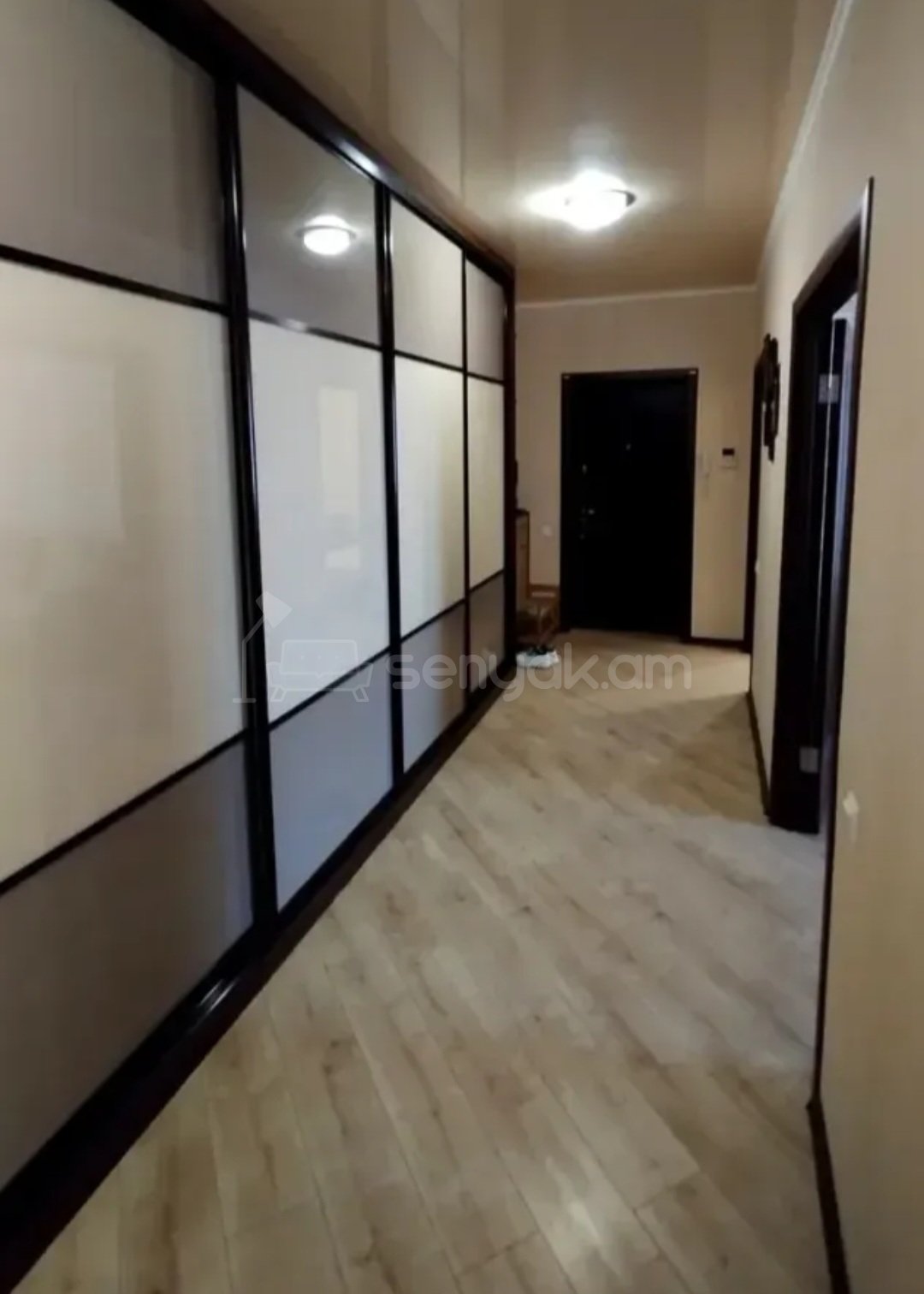 2 Սենյականոց Բնակարան Քարե Շենքում, 52քմ, 3/5 հարկ, Կապիտալ Վերանորոգված, Կահավորված, Արևկող