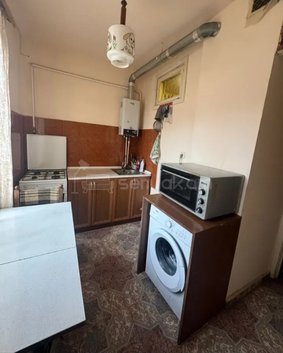 2 Սենյականոց Բնակարան Քարե Շենքում, 45քմ, 3/5 հարկ, Նորմալ Վիճակում, Կահավորված, Արևկող