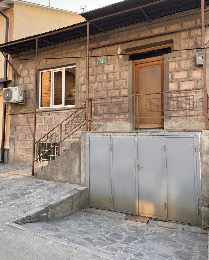 3 Սենյականոց Սեփական Տուն, 130քմ, Նորմալ Վիճակում, Ավտոտնակով