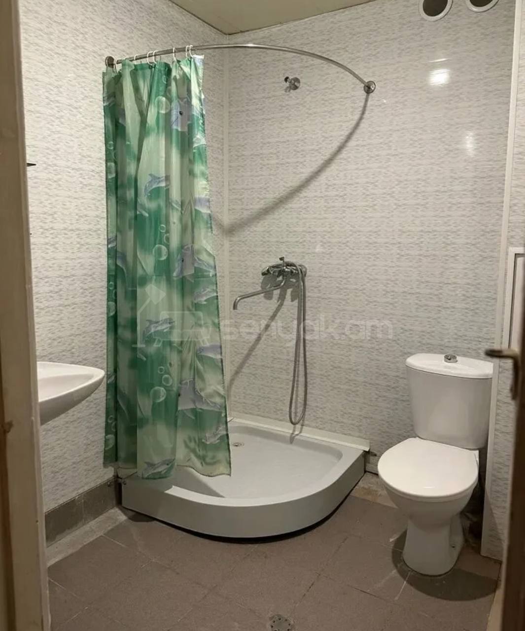 2 Սենյականոց Բնակարան Քարե Շենքում, 48քմ, 2/4 հարկ, Նորմալ Վիճակում, Կահավորված