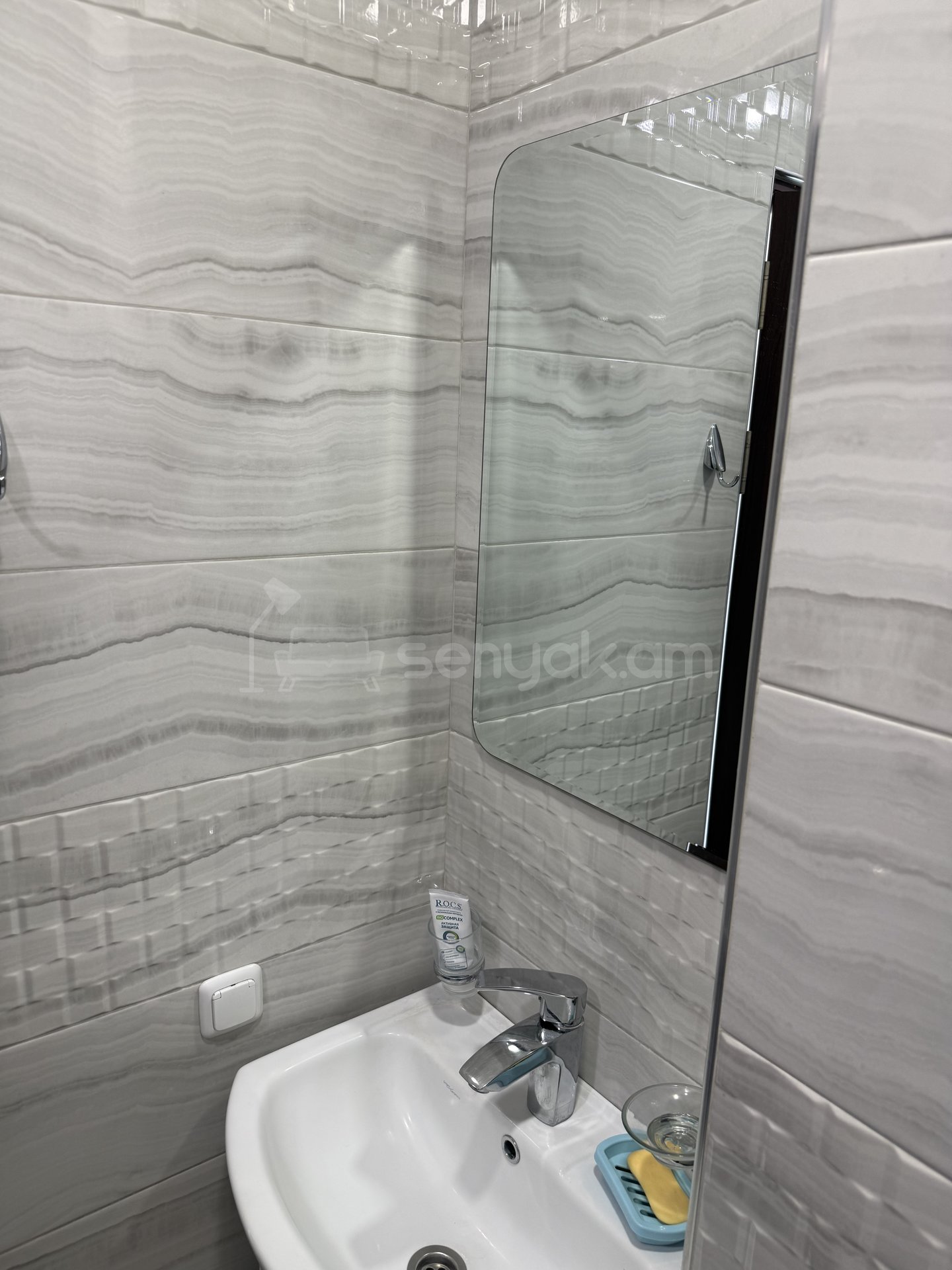 2 Սենյականոց Բնակարան Քարե Շենքում, 43քմ, 3/5 հարկ, Կապիտալ Վերանորոգված, Կահավորված, Արևկող